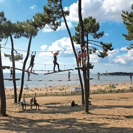 St Georges De Didonne, Avec Belle Vue Mer Sur La Baie De Royan *