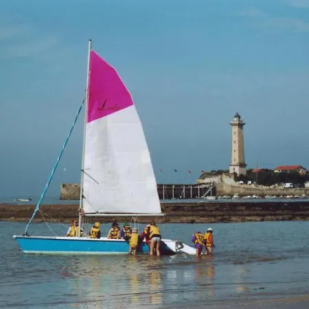 St Georges De Didonne, Avec Belle Vue Mer Sur La Baie De Royan