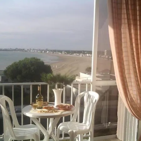 St Georges De Didonne, Avec Belle Vue Mer Sur La Baie De Royan Saint-Georges-de-Didonne